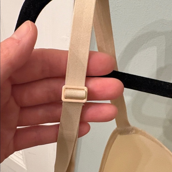 Skims no show mesh wire bra 32DD cream color - Picture 12 of 14